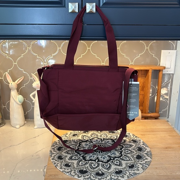 Baggallini get carried away tote. NWT. - Picture 3 of 6